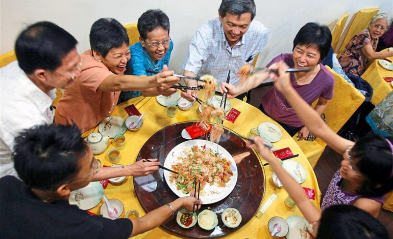 chinese tourists in japan